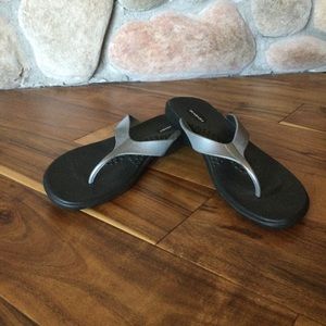 ✔️ Okabashi Flip Flop Sandals Size L Womans size 9.5-10.5 Mens size 8-8.5